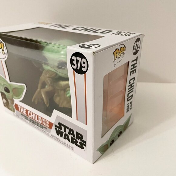 Funko Pop Star Wars Mandalorian The Child with Frog Bobble Head 379 - Picture 3 of 16